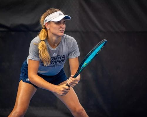 Dana Tennis, photo 2