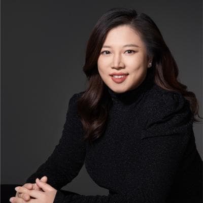 Veronica Tong, photo 1