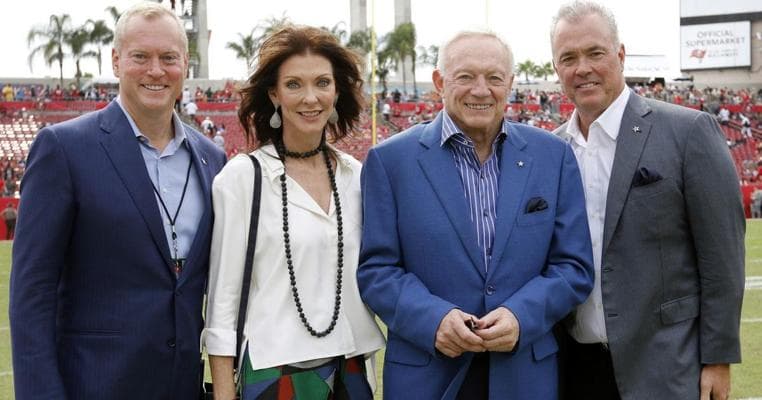 Jerry Jones, photo 1