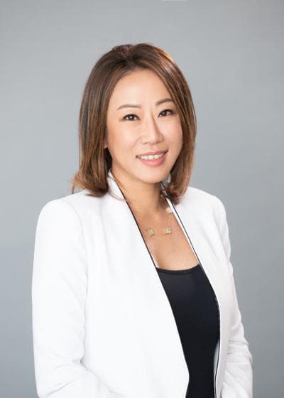 Jennifer Chang, photo 1