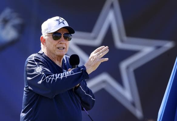 Jerry Jones, photo 2